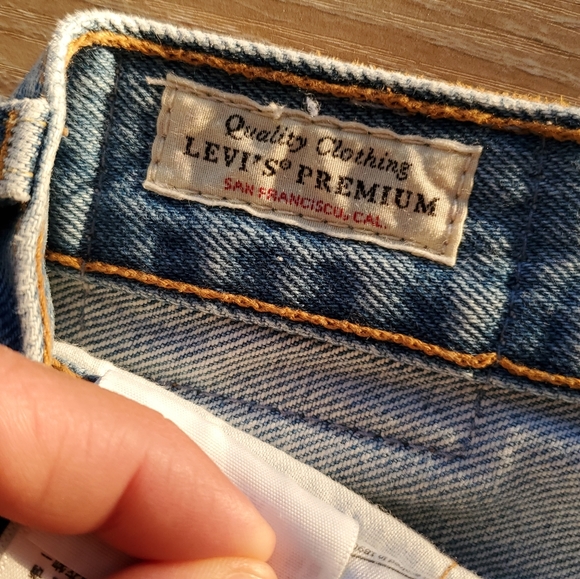Classic Levi 501 Jeans - Picture 4 of 8